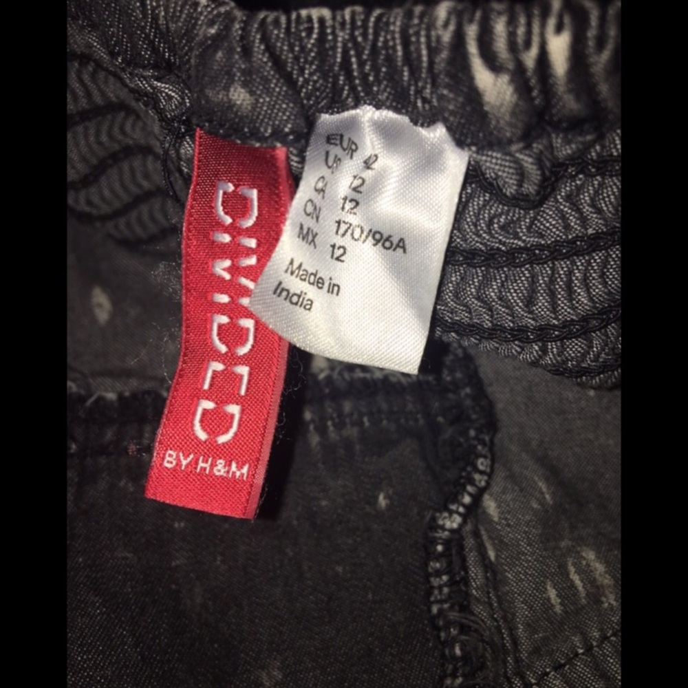 **SOLD**Distressed Button Crop Top - Picture 3 of 3